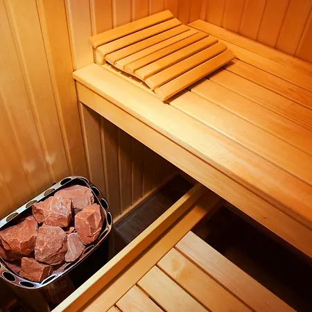 Big Jacuzzi , Sauna , Khreshchatyk Apartments Kyiv Exterior photo